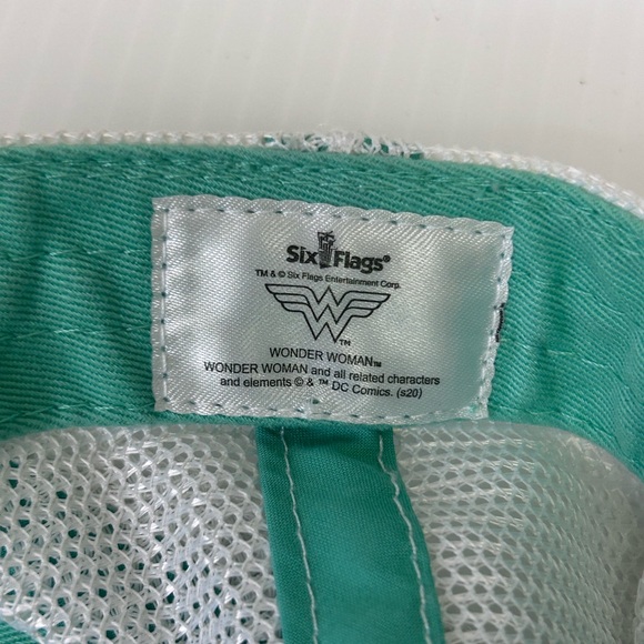 “Six Flags” Women’s Mint Green and Coral Pink Wonder Woman Baseball/Trucker Hat - Picture 8 of 9
